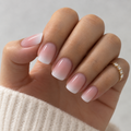 press-on nails MILKY VEIL de BY MANAY, tono nude suave.